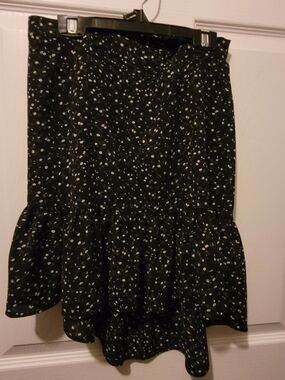 Floral Ruffle High-Low Skirt in Black